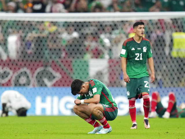 Мексиканцы избежали проклятия "четвертого матча", но совсем этому не рады