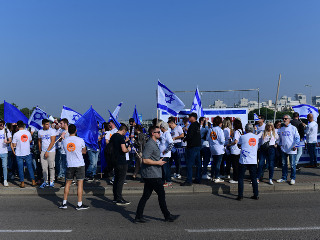 Премьер-министр Лапид принял участие в акции против коалиции Нетаниягу. Фоторепортаж