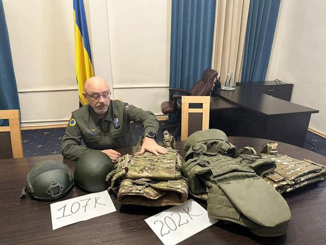 Министр обороны Украины: ВСУ обеспечены касками и бронежилетами на 2023 год