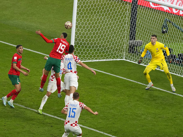 На шестой минуте компенсированного времени Эн-Несири пробил головой. Мяч опустился на сетку ворот сверху