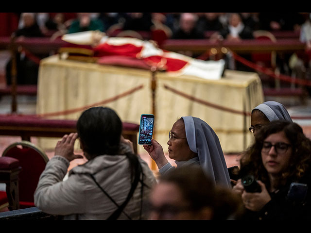 Похороны Папы Римского Бенедикта XVI. Фоторепортаж из Ватикана