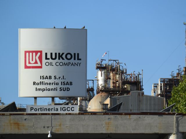 Cypriot company with Israeli capital buys Russian refinery in Sicily for 1.5 billion euros