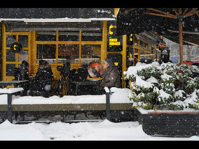 Тегеран в снегу. Фоторепортаж из иранской столицы