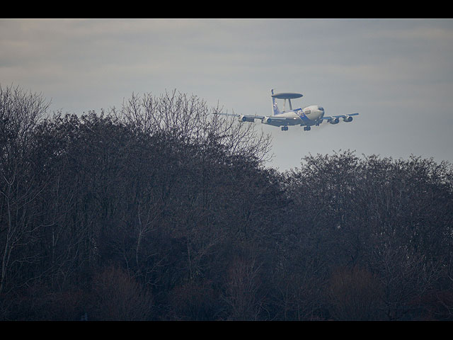 Самолеты NATO AWACS размещены в 200 км от границы Украины. Фоторепортаж