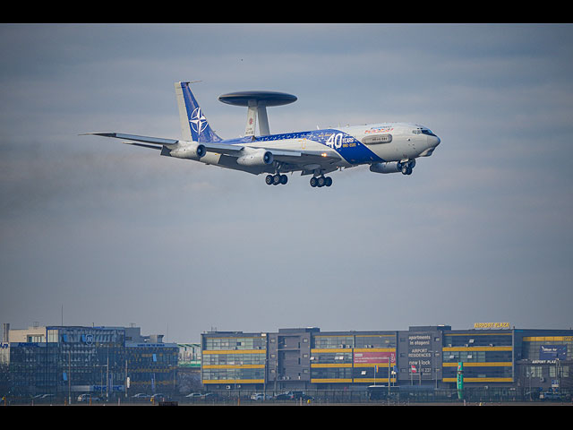 Самолеты NATO AWACS размещены в 200 км от границы Украины. Фоторепортаж