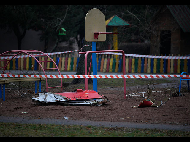 Последствия падения вертолета МВД Украины на детский сад в Броварах. Фоторепортаж