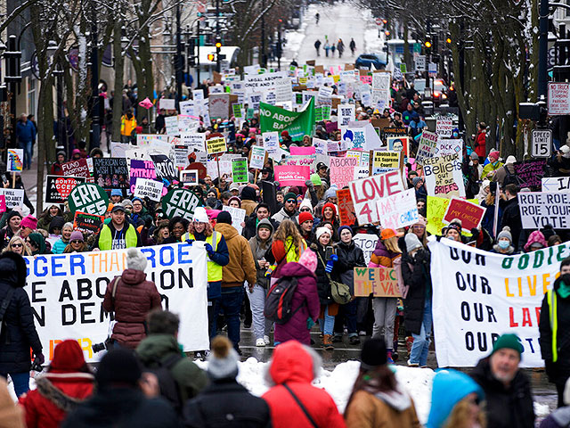 "Без права на аборты нет свободы": в США отмечают 50-летие вердикта "Роу против Уэйда"