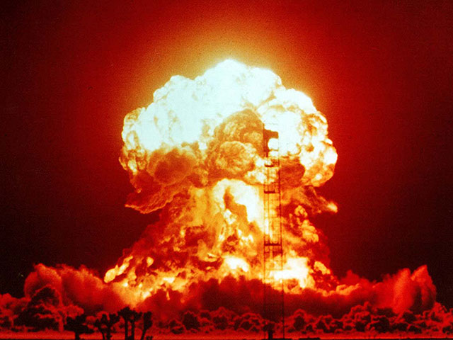 90 секунд до ядерной полуночи: ученые передвинули стрелки "часов Судного дня"