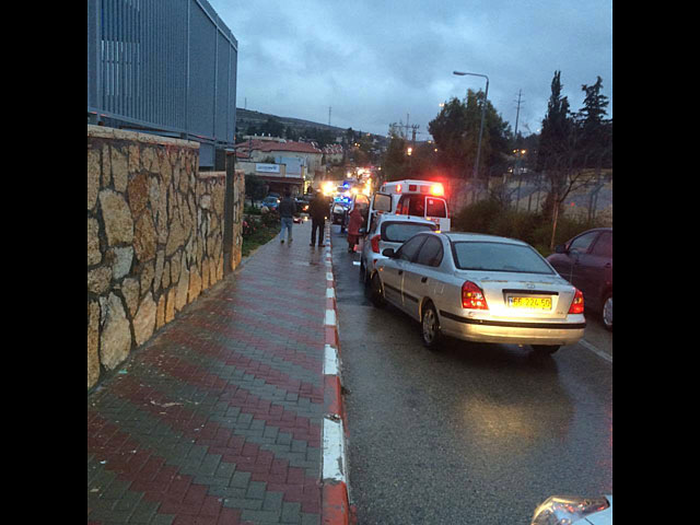 "Коктейли Молотова", брошенные палестинцами, привел к пожару в поселке Бейт-Хорон