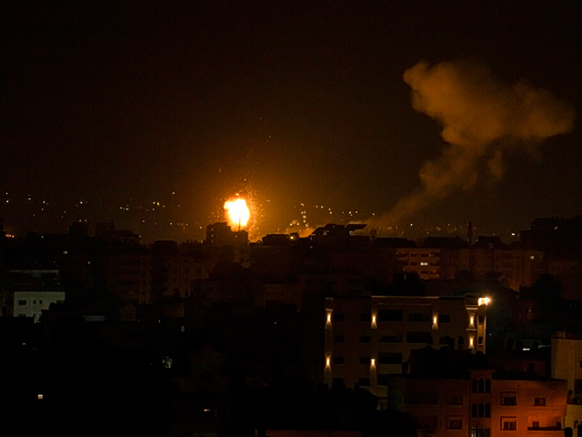 ЦАХАЛ нанес ответные удары по целям в Газе: уничтожен подземный завод ХАМАСа
