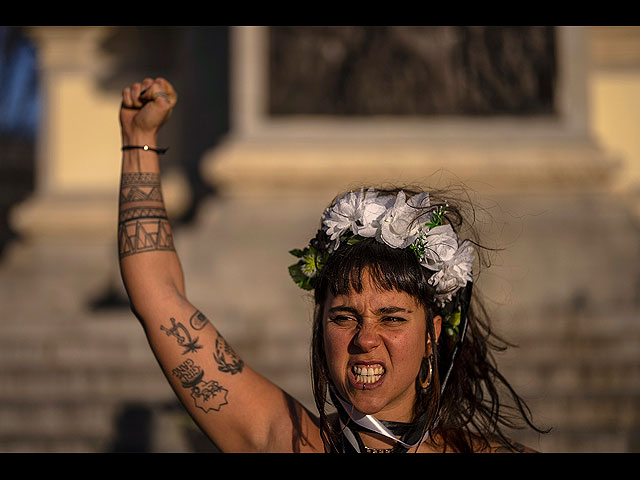 "Испания – страна фемицида". Акция протеста активисток FEMEN. Фоторепортаж