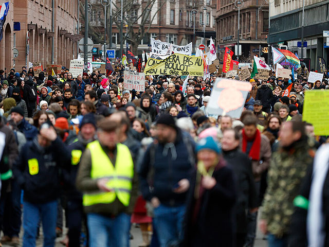 Во Франции проходит всеобщая забастовка против повышения пенсионного возраста