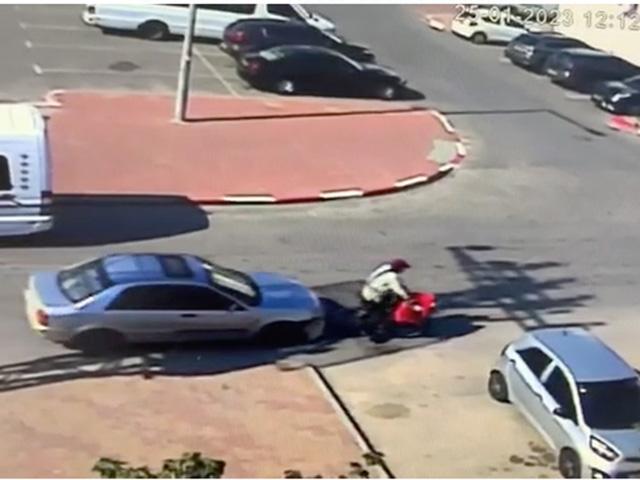 Полиция опубликовала видео ДТП, в ходе которого водитель намеренно сбил велосипедиста