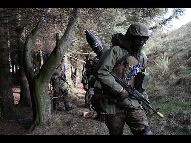 Украинские военные проходит армейскую подготовку в Англии. Фоторепортаж