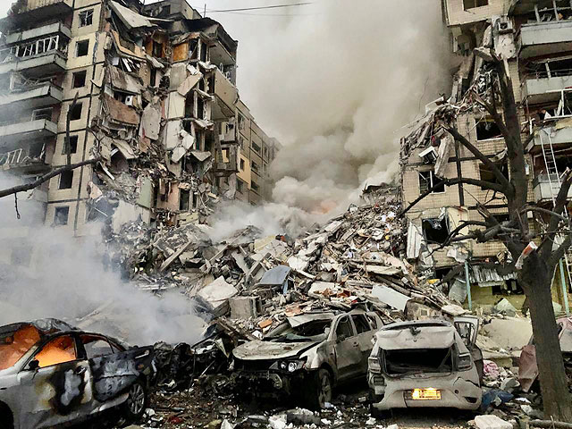 Последствия ракетного обстрела Днепра. Фоторепортаж