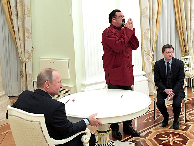 Путин наградил Сигала орденом Дружбы