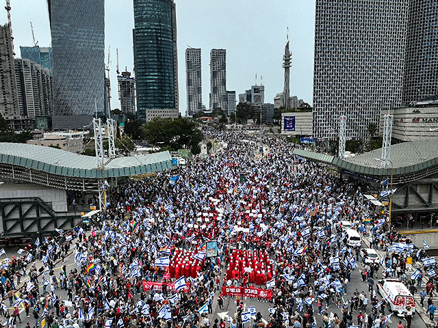 "День парализующего протеста": противники юридической реформы блокируют страну