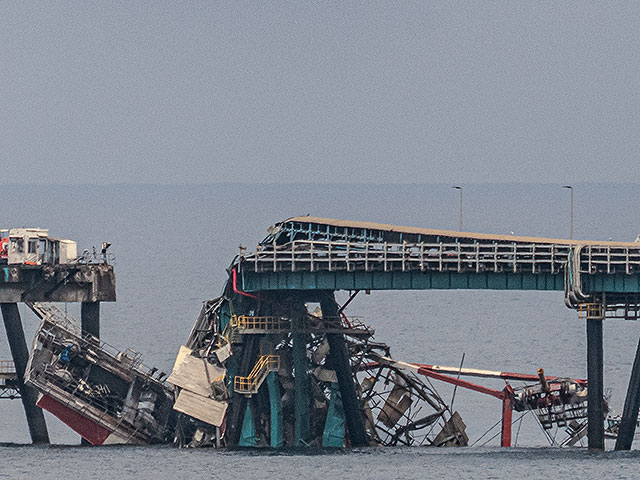 Спустя месяц после падения подъемного крана возле Ашкелона один человек по-прежнему считается пропавшим без вести