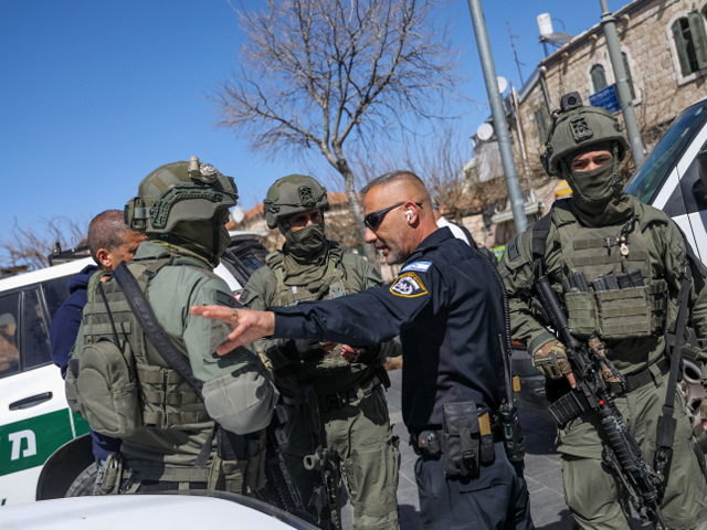 Подозрение на теракт в Иерусалиме: двое раненых в результате обстрела автомобиля