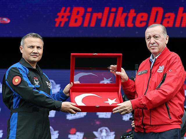 Эрдоган: "Первый турецкий космонавт отправится на МКС уже в этом году"