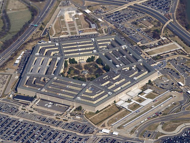 Фото взрыва в Пентагоне, созданное искусственным интеллектом, привело к панике на бирже