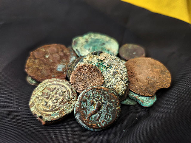 У "черного археолога" из Иерусалима изъяты десятки древних монет, в их числе особенно редкая монета Матитьягу Антигона