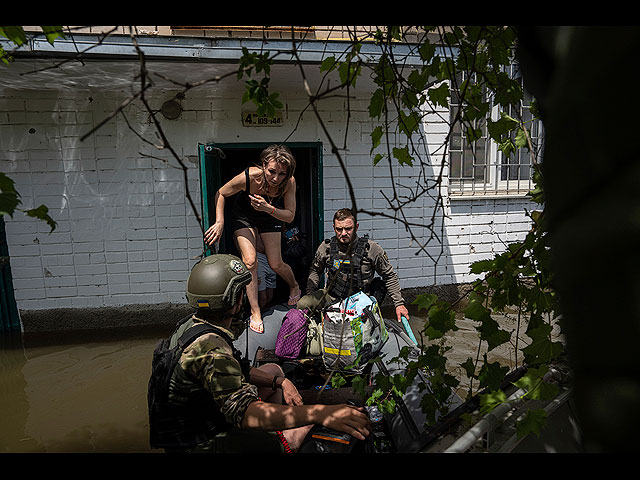 Спасательная операция после разрушения Каховской ГЭС. Фоторепортаж