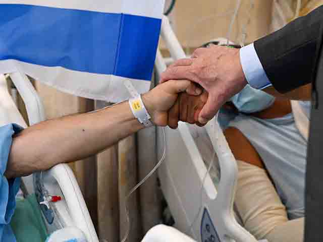 Нетаниягу посетил в больнице бойцов, раненных в ходе операции в Дженине