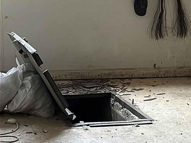 В мечети, в которой укрывались боевики в Дженине, обнаружены подземные склады с оружием