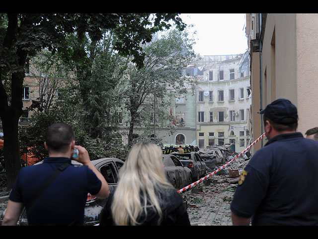 Последствия ракетного обстрела Львова. Фоторепортаж