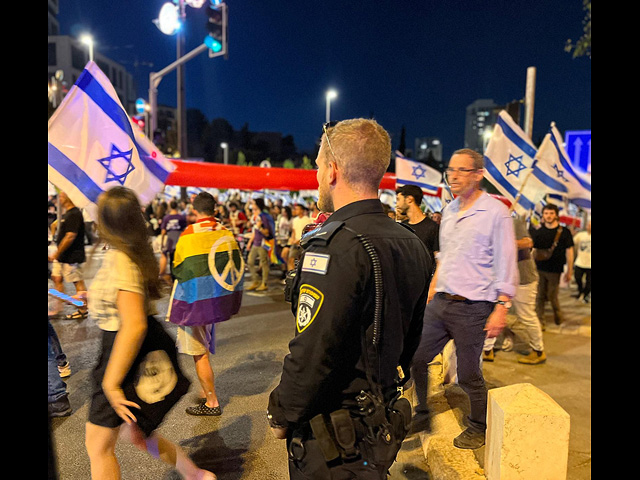 В Тель-Авиве, Беэр-Шеве, Хайфе и других местах митингующие перекрывают дороги