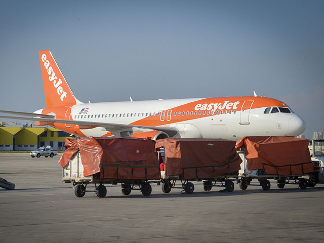 An Israeli began to rage on board an EasyJet flight, and after an emergency landing, he got into a fight with Italian police