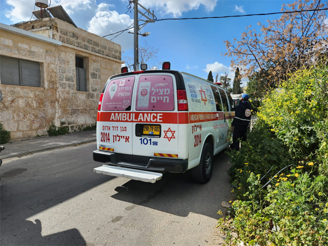 В больницу РАМБАМ доставлен мужчина с тяжелым огнестрельным ранением