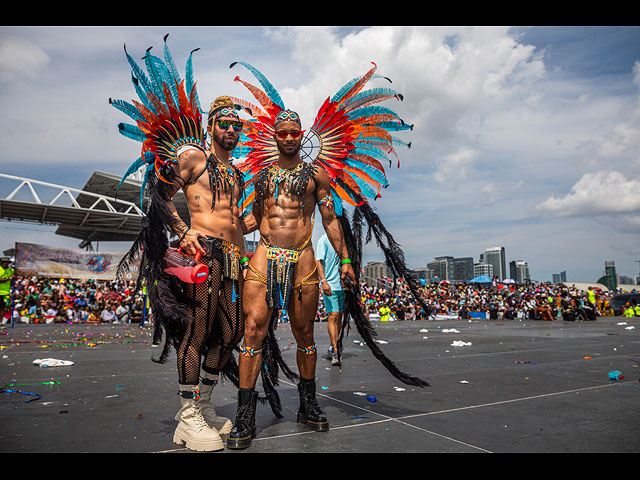 Карибский карнавал на улицах Торонто. Фоторепортаж