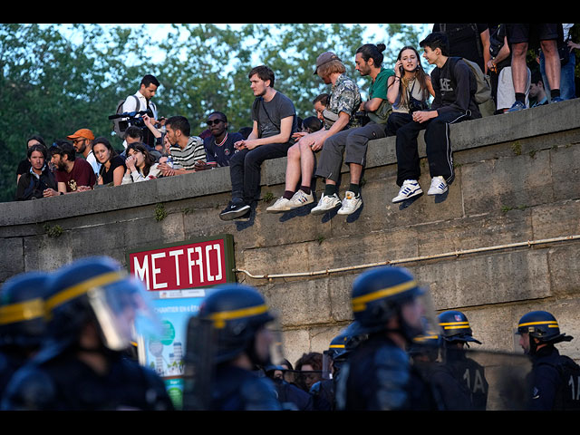 Неделя массовых беспорядков во Франции. Фоторепортаж