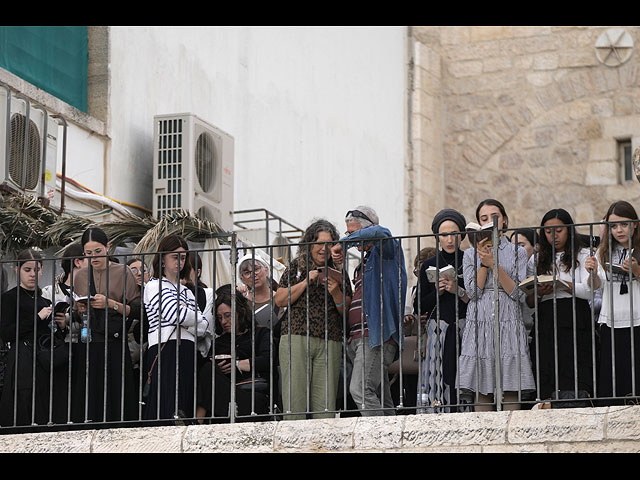 Массовая молитва у Стены Плача в Иерусалиме: благословение коэнов. Фоторепортаж