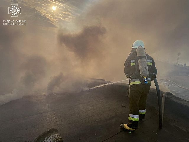 
Армия РФ атаковала Одесскую область, применив "шахеды" и ракеты