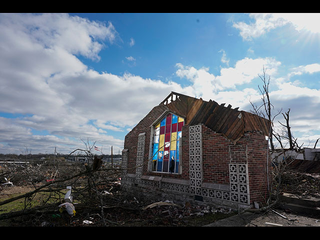 Сезон торнадо: стихия стирает с лица земли дома и церкви. Фоторепортаж из США