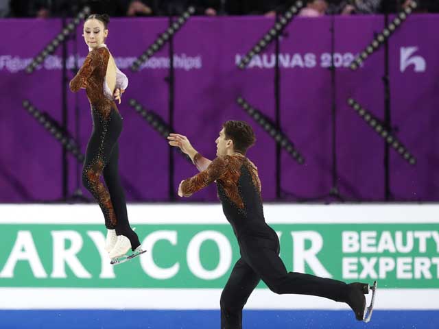 Чемпионат Европы по фигурному катанию. В соревнованиях пар победили итальянцы