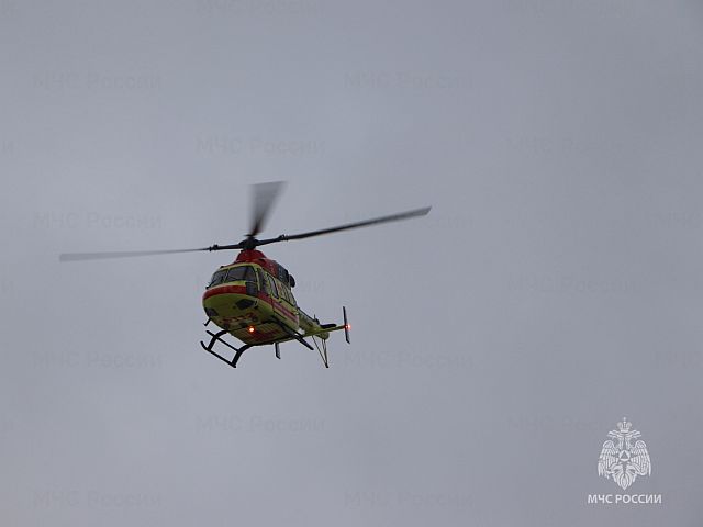 Сильный пожар после атаки БПЛА в порту Усть-Луга в Ленинградской области
