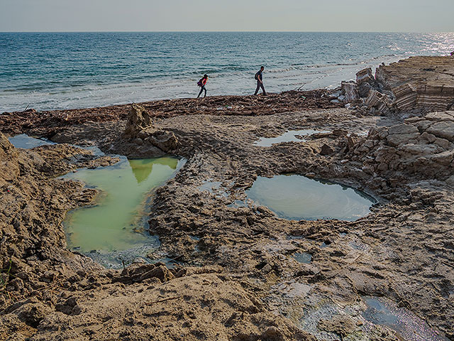 Соляные провалы Мертвого моря. Фоторепортаж