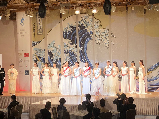 Рожденная в Украине Miss Japan лишилась короны из-за романа с женатым мужчиной