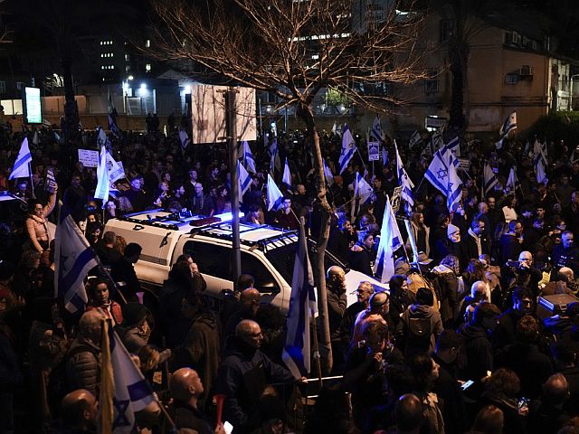 Акции протеста в Израиле: против Нетаниягу, за освобождение заложников. Фоторепортаж
