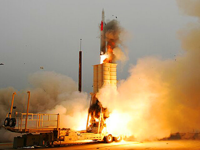 СМИ: израильская система ПРО перехватила ракету, выпущенную из Ливана по самолету