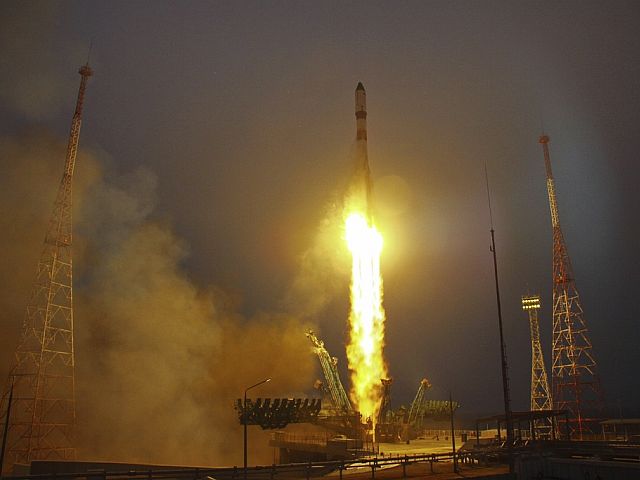 Стартовала российская ракета "Союз" с группой спутников, в том числе иранским