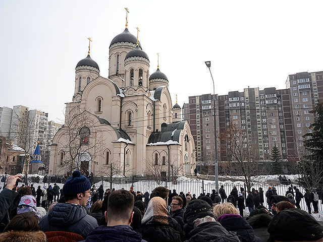 Алексея Навального похоронили на Борисовском кладбище в Москве. Фоторепортаж