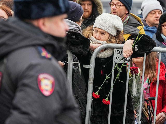 Алексея Навального похоронили на Борисовском кладбище в Москве. Фоторепортаж