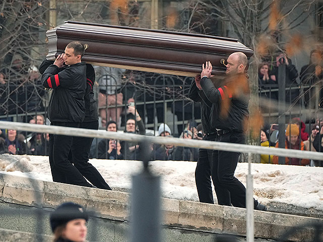 Алексея Навального похоронили на Борисовском кладбище в Москве. Фоторепортаж