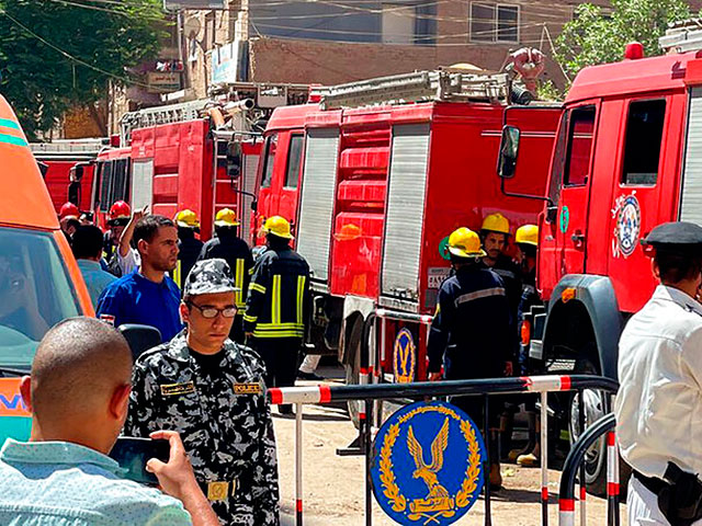 В Гизе сгорела историческая киностудия "Аль-Ахрам", пожар тушили 40 расчетов