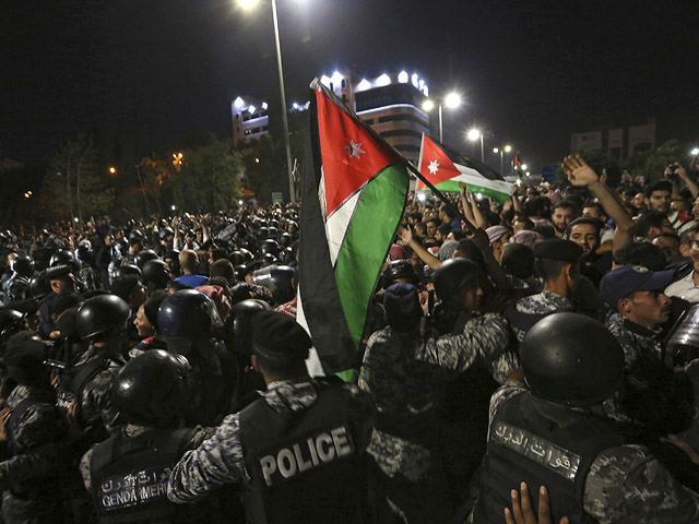 Police in Jordan make arrests during third day of anti-Israel protests